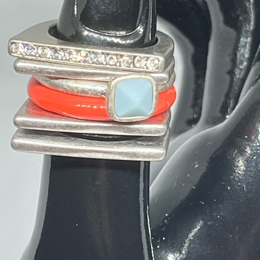 Six Band Connected Ring
